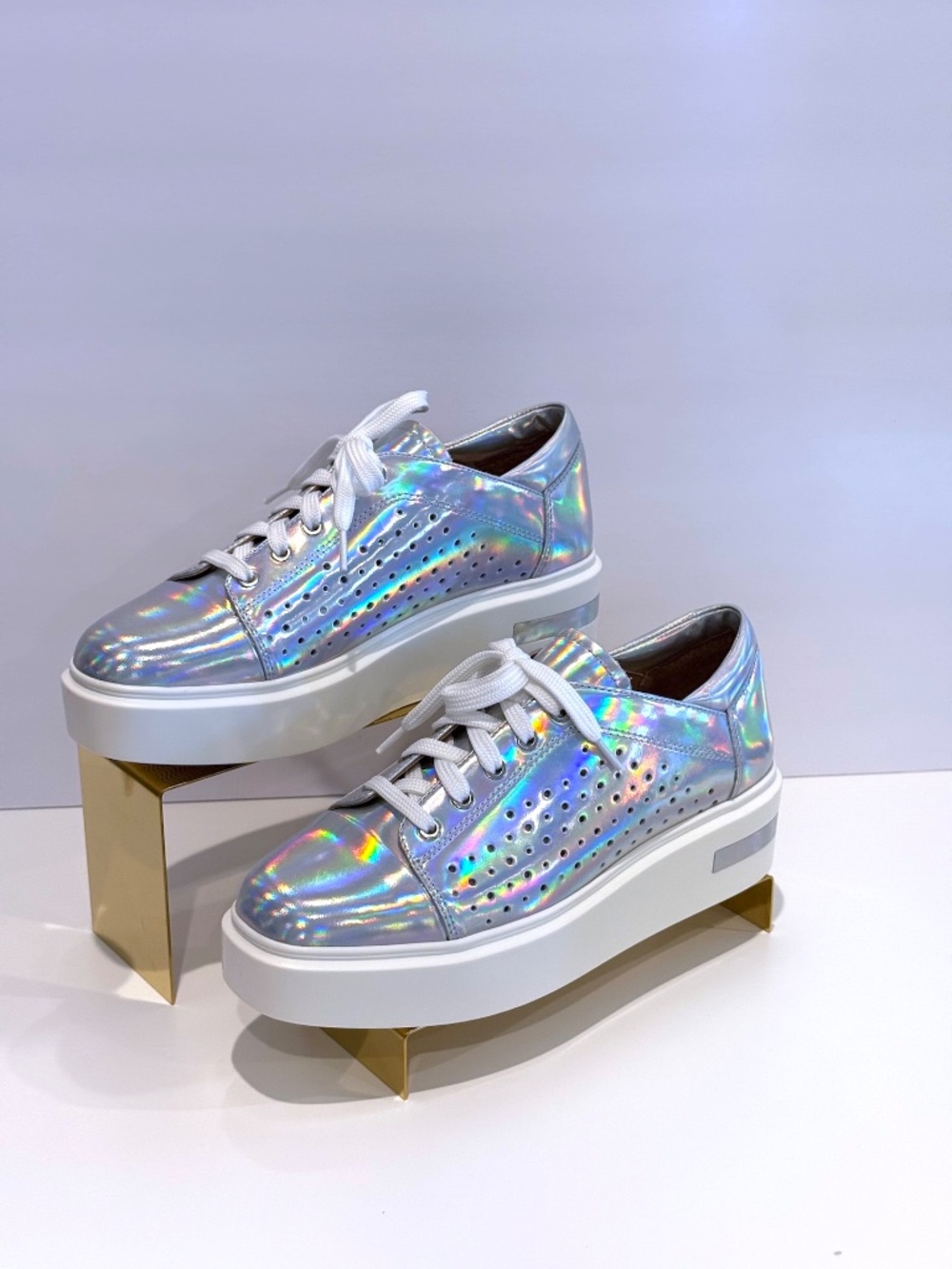 NIB Linea Paolo Kendra Iridescent Silver Platform Sneakers 8.5
